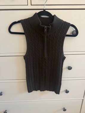 Heartloom Sleeveless Cable Knit Half-Zip Sweater Vest in Dark Gray